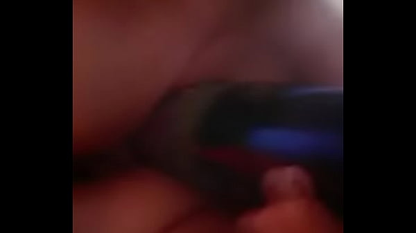 Subfucks her pussywith can