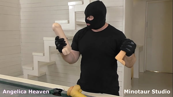 Play MP4 - Anal destruction of a robber by a young bimbo girl