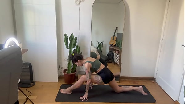 Tattoo beauty power yoga sculpt lean muscle 