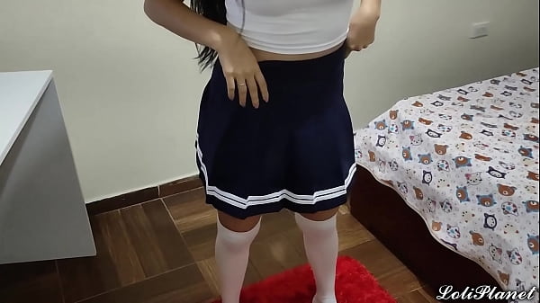 Play MP4 - Enga&ntilde;o a Mi Prima en ley Colegiala para Follarmela por el Culo - Sexo Anal