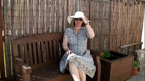 Nonton Garden Exposure thumbnail