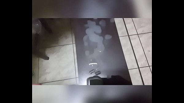 Me hago una paja y boto toda mi leche en Peru 