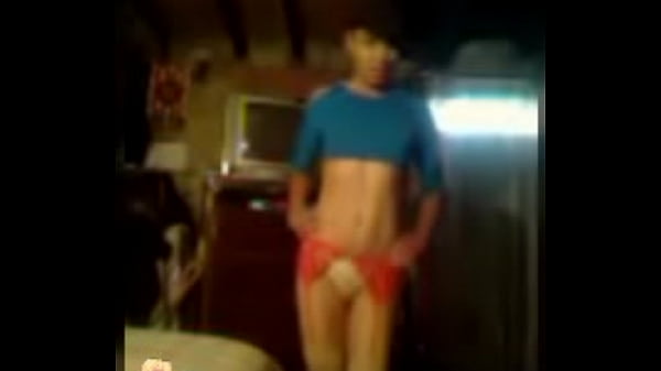 Play MP4 - Bien Putito en calzoncitos cortos y Ligueros