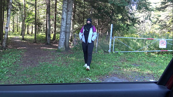 Muslim Teen Has Car Sex With Police Officer In Germany thumbnail