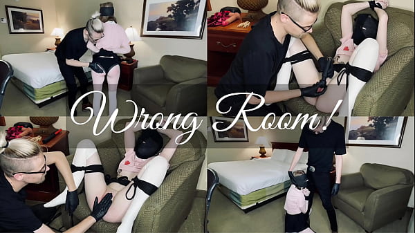 Nonton Wrong Room thumbnail