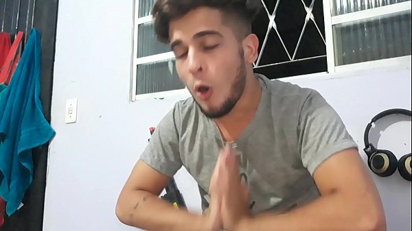 Play MP4 - FLAKAEL aceita Fazer porn&ocirc; Gay&period; Vai ser um neg&atilde;o ou um branquinho&quest;