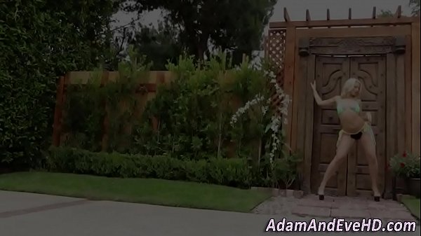 Nonton Pussy Eating Lesbos Toy thumbnail