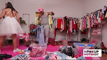 Sasha Pearl's Sultry Soles Steal the Show Backstage