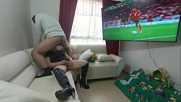 Mi Hermanastra Tiene Un Increible Cameltoe Me Encanta Observar Como Se Toca Y Siempre Que Puedo Le Meto La Verga En La Boca thumbnail