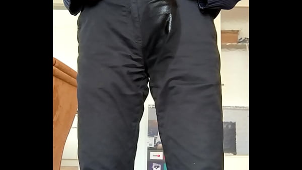 Play MP4 - Peeing in my pants