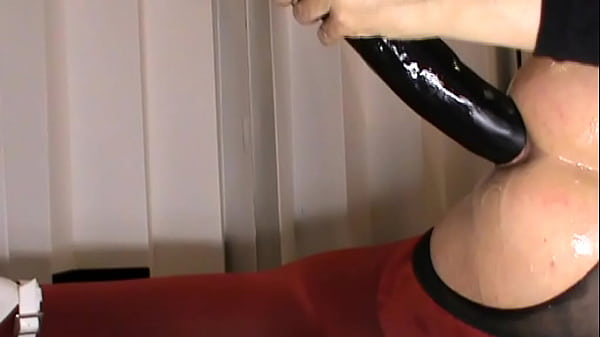 Grosso e lungo dildo analec