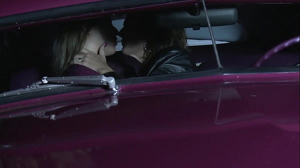 Road Queen-deauxma Seduces Hot Girl Keira Kelly Into Eating Her Pussy thumbnail