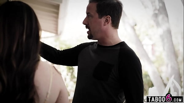 Play MP4 - Failing actress Keira Croft read her roommates books and wanted to be one of the women that were in it