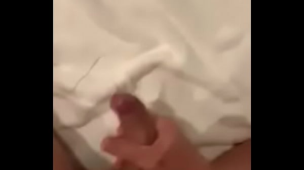 Jugando en la habitacióndel hotel