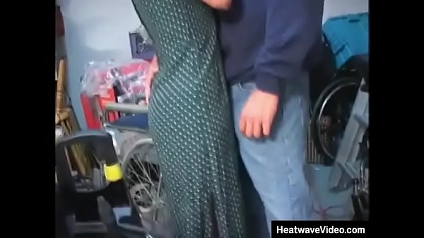 Play MP4 - Naughty mom loves to give sex