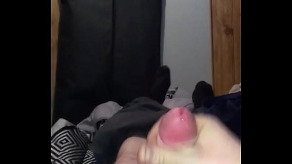 Play MP4 - Ginger jerks gaint cock