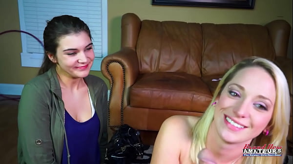 Kinky Cuties Jennifer And Vicky Share A Hard Corn To Milk! thumbnail