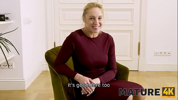 Play MP4 - MATURE4K&period; Admirable twosome of guy and his mature maid by the fireplace