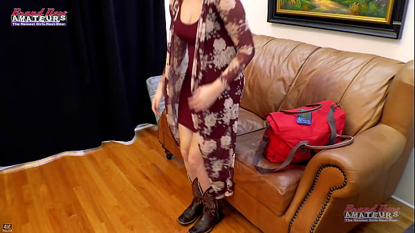 Pinup strawberry blonde astrid sucks a big dick and enjoys a deep pound 