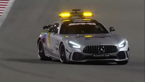 Nonton Menina Germ&acirc;nica Kikando De Ladinho thumbnail