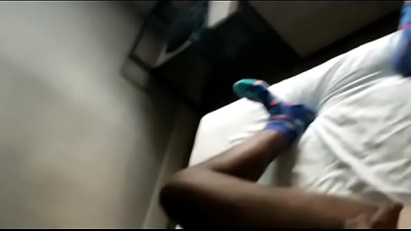 Mujer_catalanacuckoldmientras su esposo la ve con hombre negro dominicano