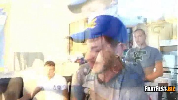 Play MP4 - Frat Party