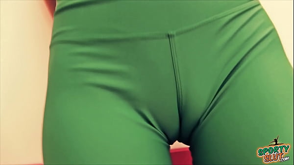 Play MP4 - Round Ass Teen Brunette Exposing Cameltoe In Tight Yoga Pants