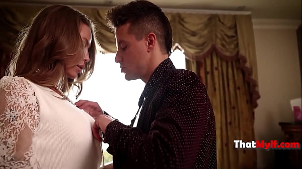 Play MP4 - Nicole Aniston's Naughty Nightstand &vert; ThatMylf