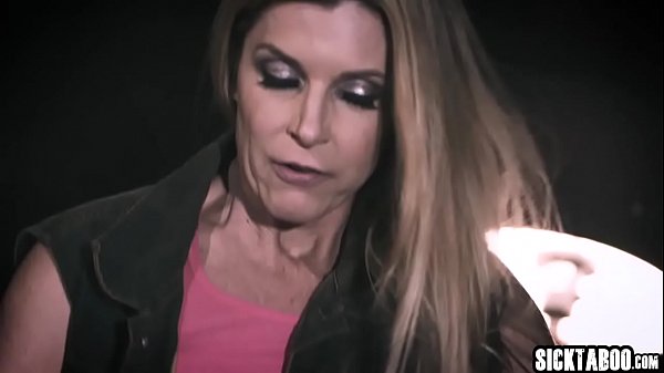 Mature with big booty fucked by a perverted guy