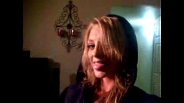 Jessica is doing a super nice_pretty dance