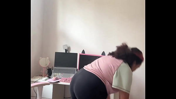 Vlog moving to a new house unpacking accidental farts 