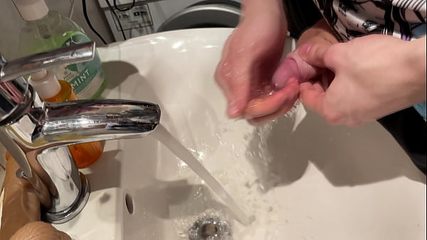 Vasya Sylvia Blonde Gave A Blowjob To The Operator On The Backstage thumbnail