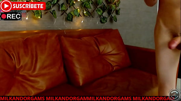 Latina ninfomana se folla de joven precoz 