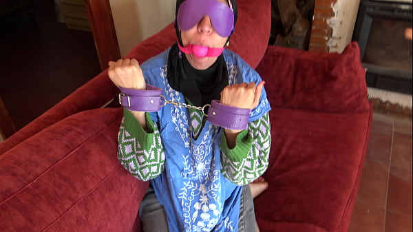 Turkish Arab Milf In The United Kingdom Wants To Be A Submissive Whore For British Guys thumbnail