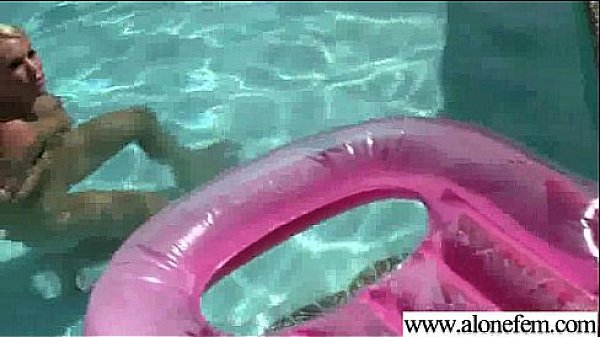 Amateur teen girl love to play with vibrator movie 02