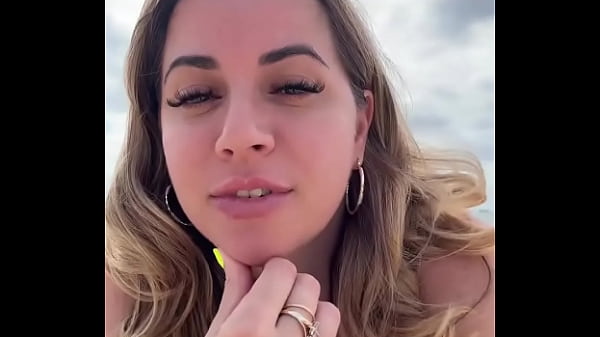 Flexin&rsquo; now so i don&rsquo;t forget to count my blessings ##hawaii 