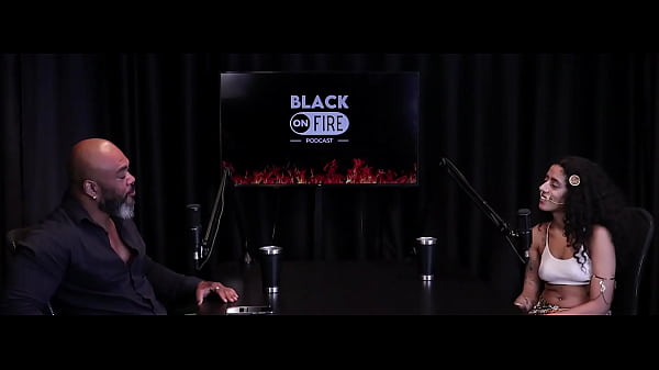 Gosta de gordas quer continuar solteira est&aacute; louca pra dar o cu e o vibrador que a m&atilde;e lhe deu bibi hourani watch sheer red 