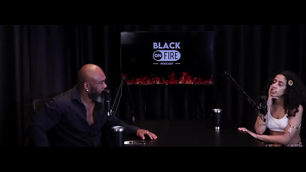 Gosta de gordas quer continuar solteira est&aacute; louca pra dar o cu e o vibrador que a m&atilde;e lhe deu bibi hourani watch sheer red 