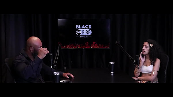 Play MP4 - Gosta de gordas&comma; quer continuar solteira&comma; est&aacute; louca pra dar o cu&comma; e o vibrador que a m&atilde;e lhe deu&period;&period;&period; - Bibi Hourani &lpar;WATCH ON&colon; SHEER&sol;RED&rpar;