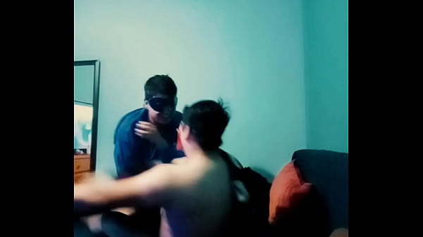 Hetero Se Emociona De M&aacute;s Con Gay thumbnail