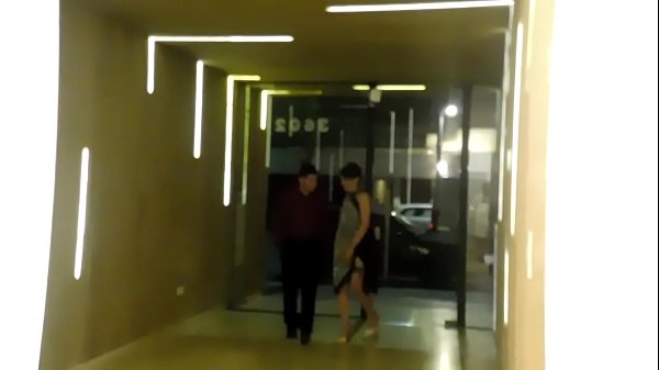 Me Encontre Al Vecino En El Asensor Se La Chupe Hasta El Cuarto Piso Y De Premio Me Lleno El Culo De Leche En El Balcon thumbnail