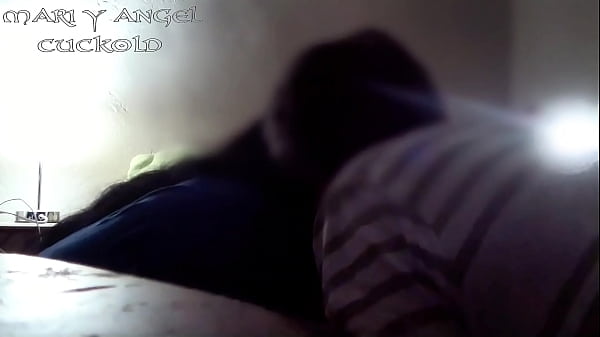 ATENDIENDO A MI MACHO AMADO 