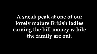 Nonton British Housewife Decides To Earn Some Extra Bill Money By Showing Her Asshole And Pussy. thumbnail