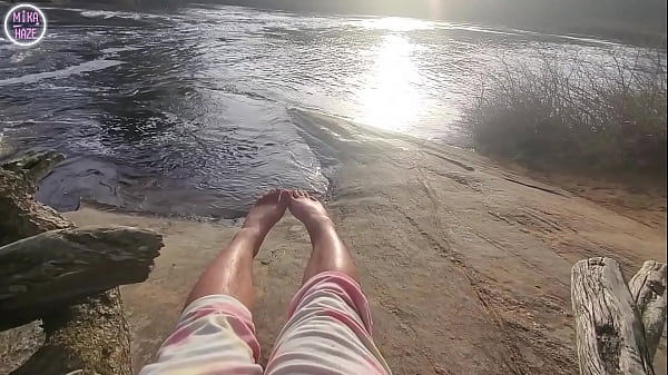 Mika s bigfeet had lots of fun bythe water