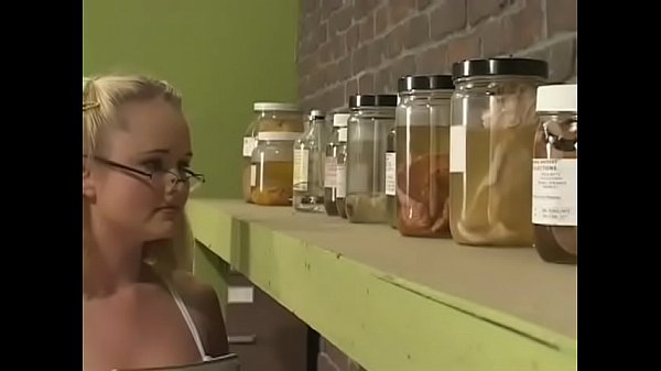 Nonton Playgirl Bow Over And Fucked thumbnail