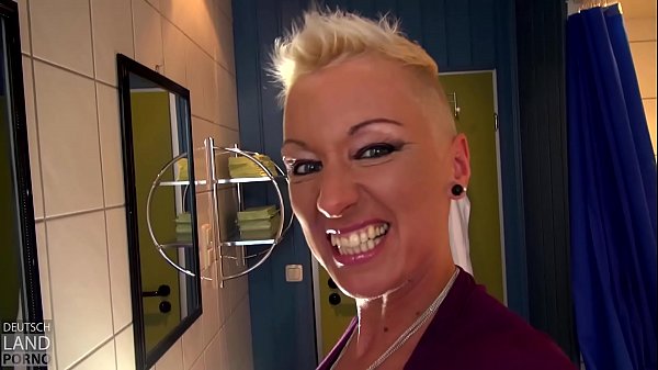 Mandy mistery zeigt euch ein selfie beispiel wer m&ouml;chte mach es nach oder besser l&auml;&szlig;t es sich machen