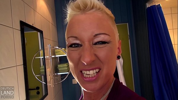 Play MP4 - Selfies - Mandy Mystery&comma; h&auml;lt die Cam sch&ouml;n still -- sie l&auml;&szlig;t sich ficken wie er es will