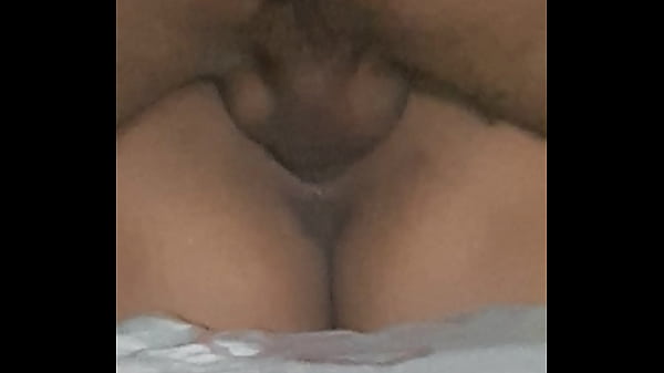 မိန္းမကိုဆြဲေနတာ