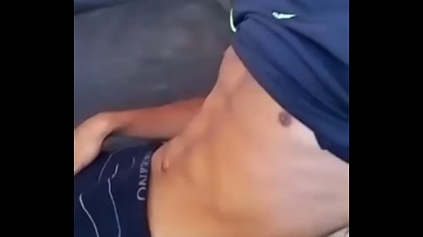 Play MP4 - Moreno Magrinho Se Exibindo