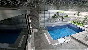 Nonton I Called The Waiter In My Sexy Lingerie At The Hotel Pool And Surprised Him By Giving Him A Blowjob. He Liked It Because It Was Red With Big Holes, And He Got Turned On Because It Looked Good With My Long, Perfect Blonde Hair. thumbnail